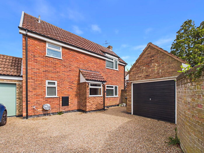 4 Bedroom Link Detached House For Sale In Combs Green, Combs, IP14