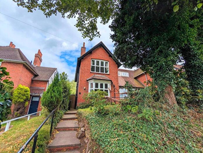 3 Bedroom Semi Detached House To Rent In Woodlands Park Road, Bournville, Birmingham, B30