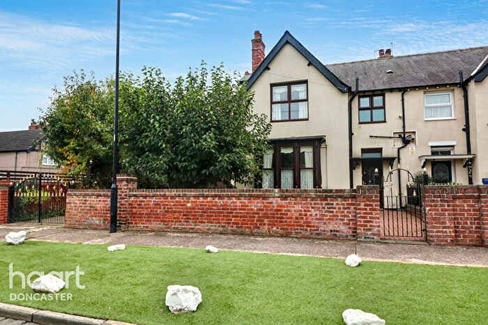 4 Bedroom Semi Detached House For Sale In Daw Wood, Bentley, Doncaster, DN5
