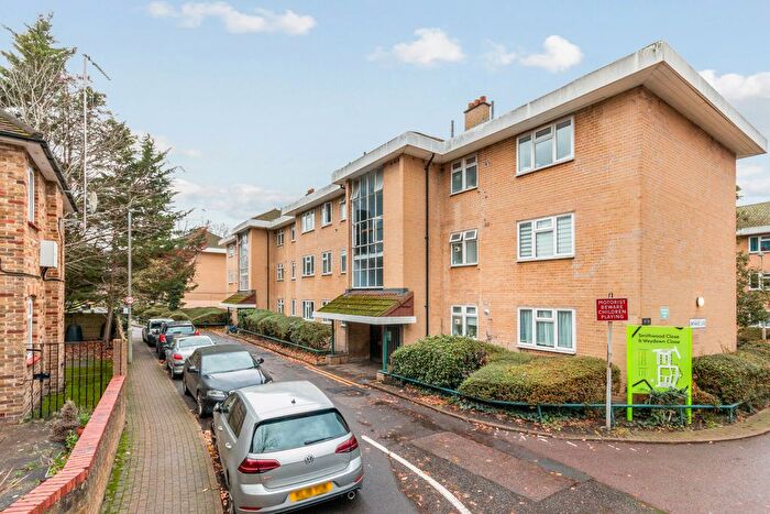 3 Bedroom Flat To Rent In Smithwood Close, London, SW19