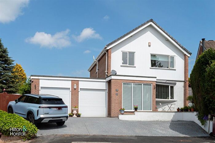 4 Bedroom Detached House For Sale In Harewood Avenue, Simonstone, BB12