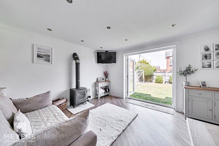 5 Bedroom Detached House For Sale In Blandford Road, Sturminster Marshall, BH21
