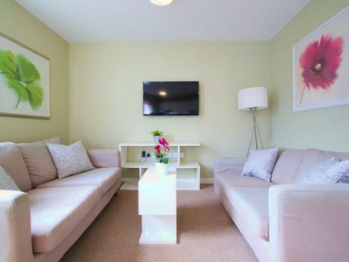 5 Bedroom Flat To Rent In The Tannery, Exeter, EX4