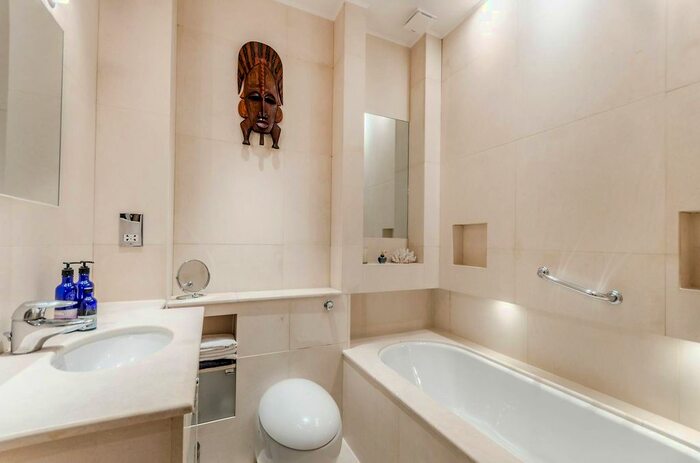 3 Bedroom Flat To Rent In Queens Gate Gardens, South Kensington, London, SW7