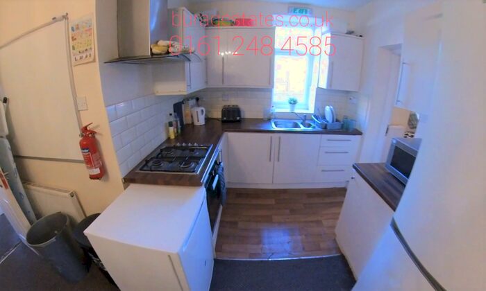 6 Bedroom Semi-Detached House To Rent In Kingswood Road, Manchester, M14