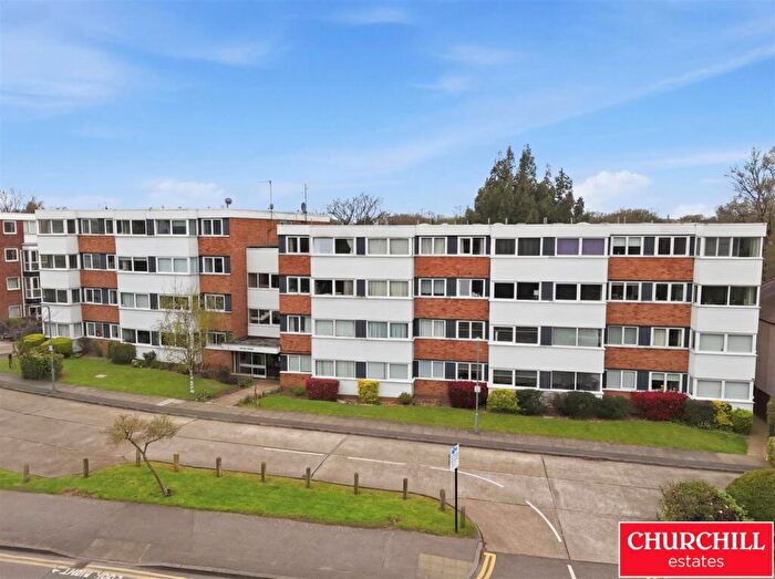 2 Bedroom Apartment For Sale In Trent Court, New Wanstead, E11