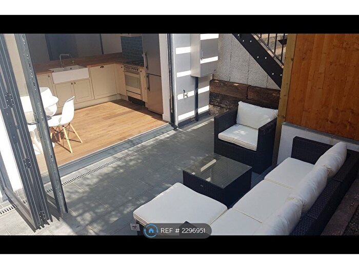 1 Bedroom Flat To Rent In East Dulwich, London, SE22