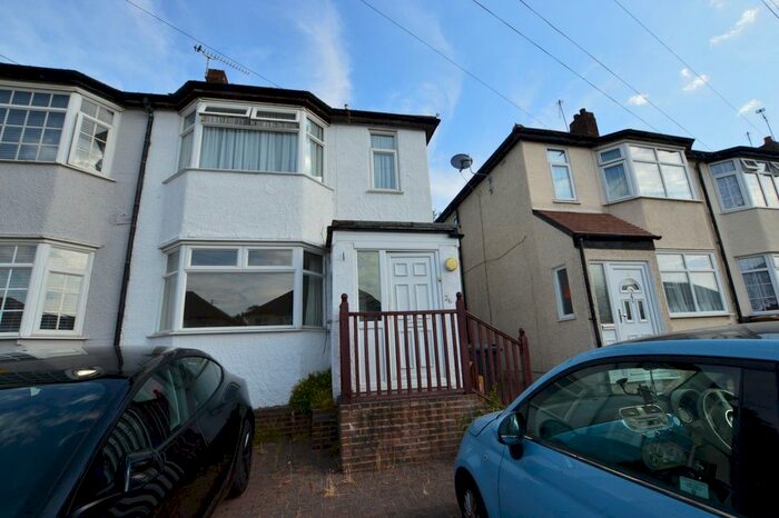 2 Bedroom Terraced House To Rent In Cheriton Avenue, Ilford, IG5