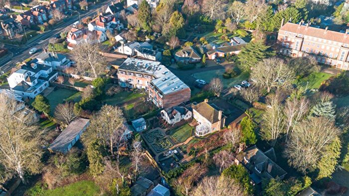 4 Bedroom Terraced House For Sale In Woodstock Close, Oxford, OX2