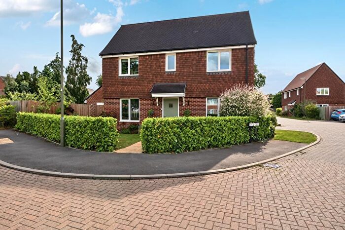 3 Bedroom Detached House For Sale In West End, Surrey, GU24