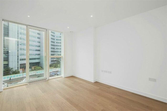 1 Bedroom Flat To Rent In Pinnacle Apartments, Saffron Central Square, Croydon, CR0