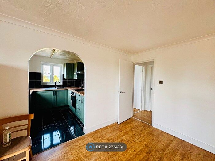 2 Bedroom Flat To Rent In Speedwell, Kingswood, Bristol, BS15