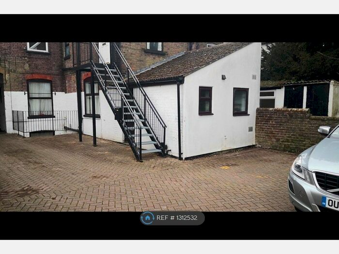 1 Bedroom Maisonette To Rent In Stockwood Crescent, Luton LU1