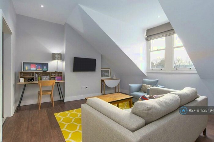 2 Bedroom Apartment To Rent In Brondesbury Road, London, NW6