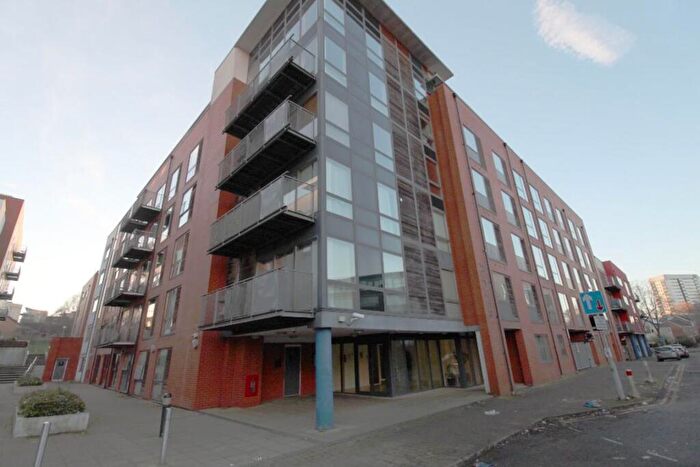 1 Bedroom Flat To Rent In Sherborne Street - - Viewings, B16