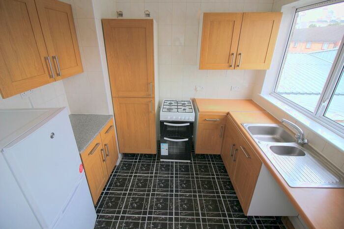 4 Bedroom Flat To Rent In Whitta Road, London E12