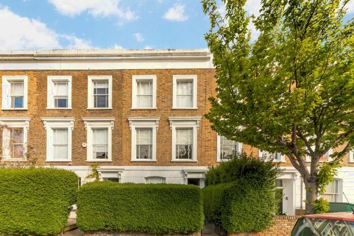 Flat To Rent In Windsor Road, London, N7