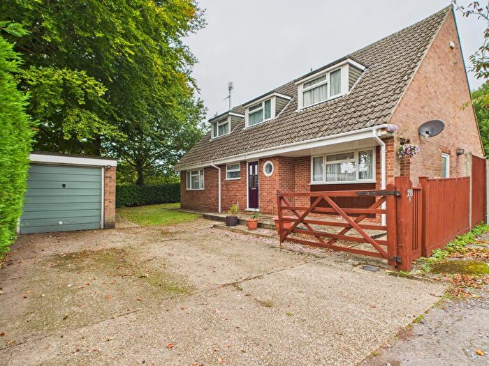 4 Bedroom Detached House For Sale In Holybrook Crescent, Reading, Reading, RG30