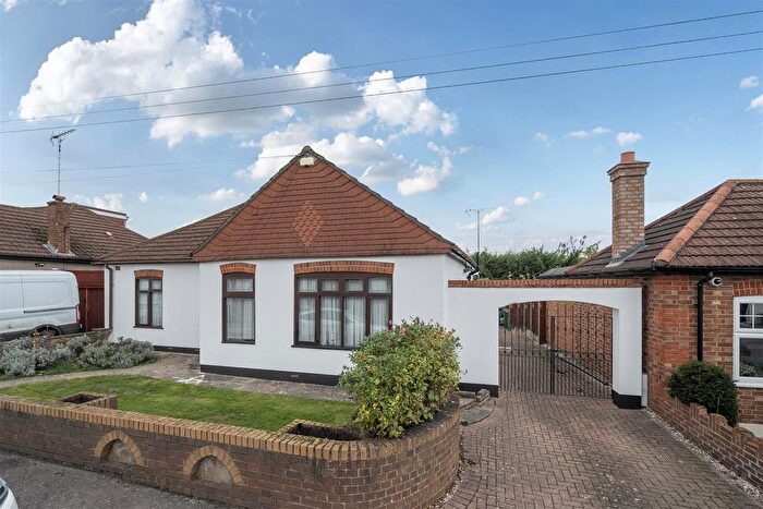 3 Bedroom Detached Bungalow For Sale In Elm Avenue, Watford, WD19