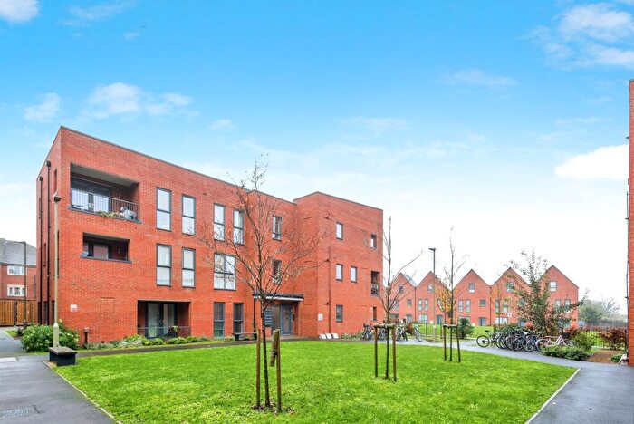 2 Bedroom Flat For Sale In William Morris Close, Oxford, OX4