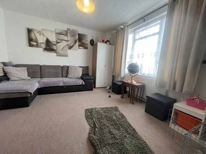 4 Bedroom Terraced House To Rent In Fulford Grove, Watford, WD19