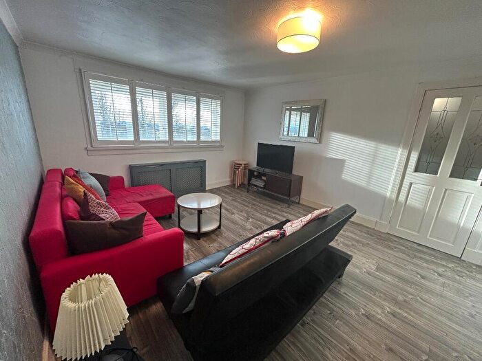 3 Bedroom Flat To Rent In Rosemount Street, Blochairn, Glasgow, G21