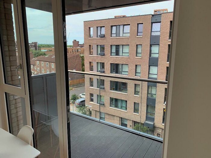 1 Bedroom Apartment To Rent In Winchester Square, London, SE8