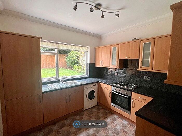 1 Bedroom Flat To Rent In Nemoure Road, London, W3