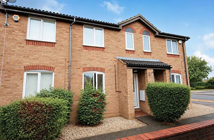 2 Bedroom Terraced House To Rent In Temple Close, Luton, LU2
