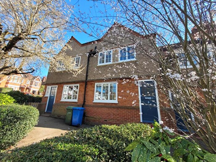3 Bedroom Cottage To Rent In Dekker Road, Dulwich Village, London, SE21