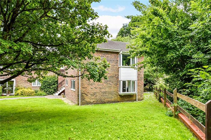 1 Bedroom Apartment For Sale In Upper Heyshott, Petersfield, Hampshire, GU31