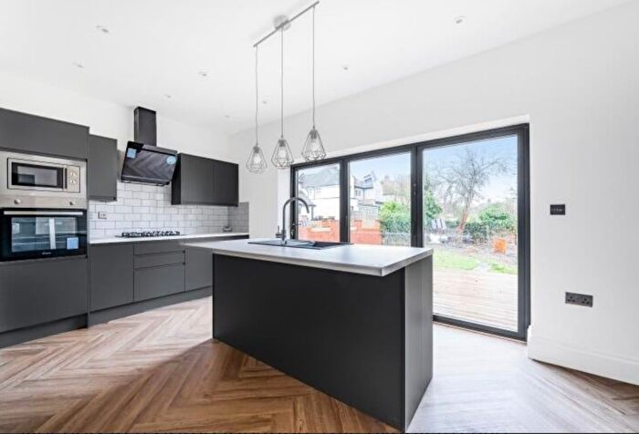 5 Bedroom Semi-Detached House To Rent In Knights Hill, London, SE27