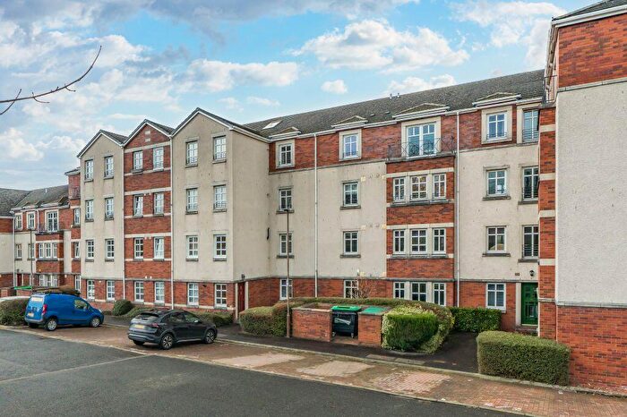 2 Bedroom Flat For Sale In / Carrick Knowe Avenue, Edinburgh, EH12