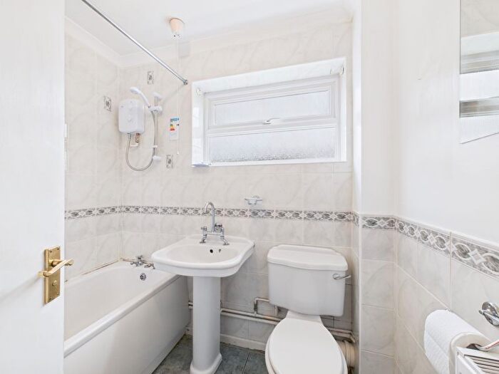 2 Bedroom Bungalow For Sale In Parklands Way, Somerton, TA11