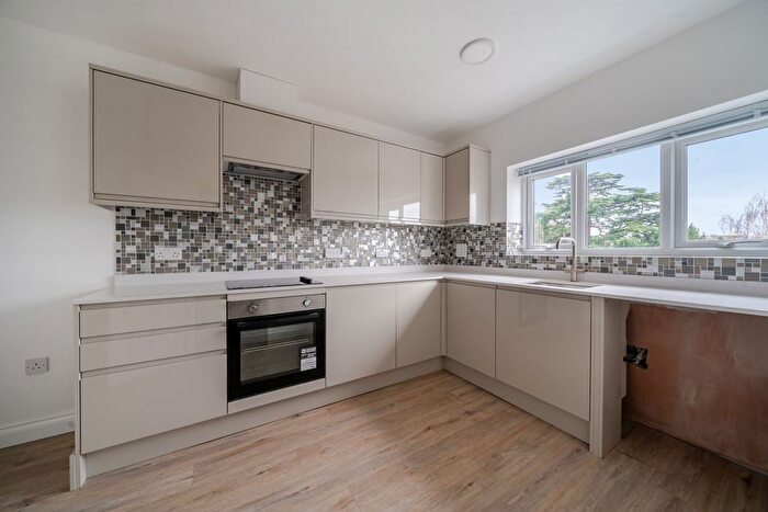 2 Bedroom Flat For Sale In High Street, West Wickham, BR4