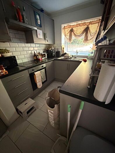 2 Bedroom Flat To Rent In Laurel Drive, Loudwater, HP11
