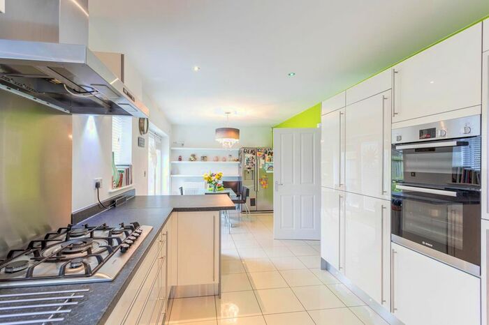 5 Bedroom Detached House For Sale In Bursary Court, Dringhouses, York, YO24
