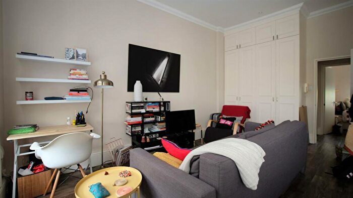 1 Bedroom Apartment To Rent In Boundary Road, St Johns Wood, NW8