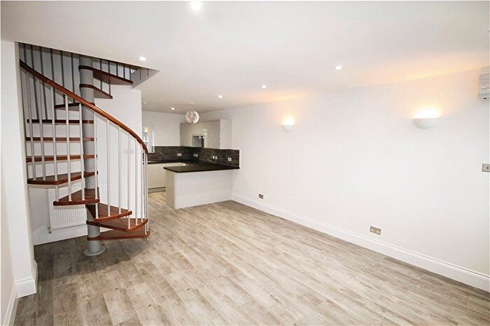 2 Bedroom Detached House To Rent In Epsom Road, Croydon, CR0