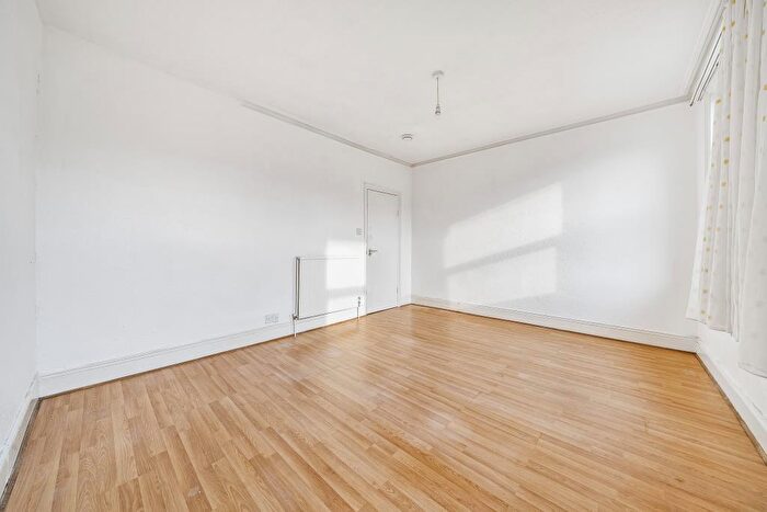 1 Bedroom Apartment To Rent In Seaford Road, Tottenham, N15