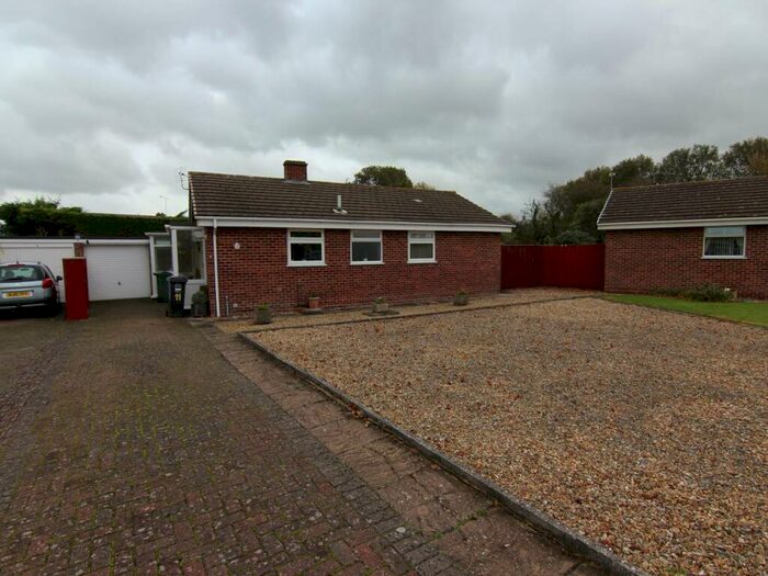 3 Bedroom Bungalow To Rent In Kingfisher Road, Worle, Weston-super-Mare, BS22