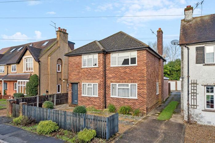 2 Bedroom Flat For Sale In Cross Lanes, Chalfont St. Peter, SL9