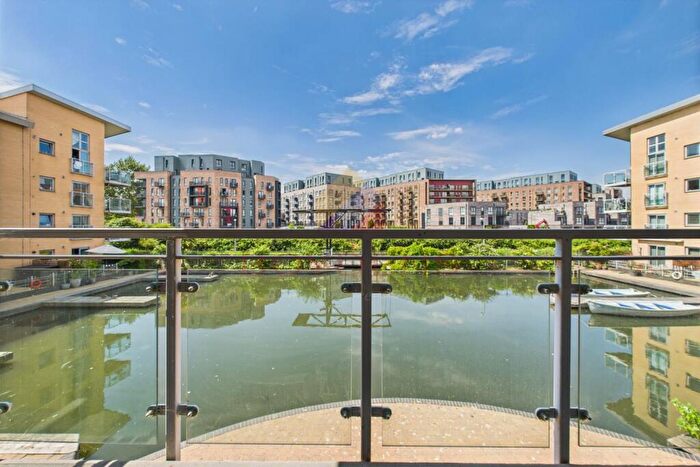 2 Bedroom Apartment For Sale In Lockside Marina, Chelmsford, CM2