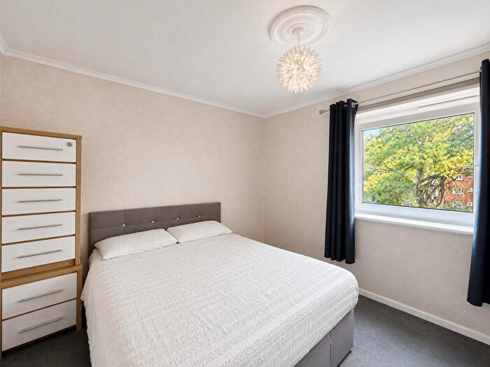 2 Bedroom Apartment For Sale In Hasler Road, Canford Heath, Poole, BH17 - Photo 6