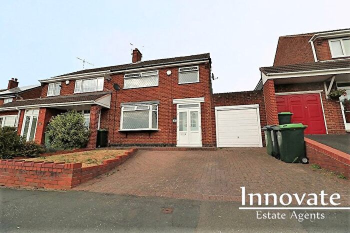 3 Bedroom Semi-Detached House To Rent In Dudley Road, Rowley Regis, B65