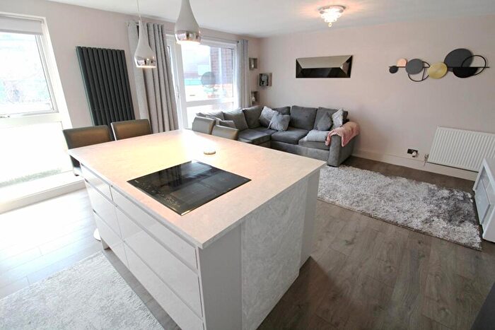 2 Bedroom Flat For Sale In Mayplace Road West, DA7