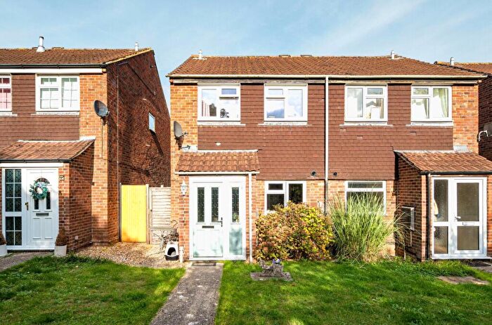 3 Bedroom Semi-Detached House For Sale In Trajan Walk, Andover, SP10