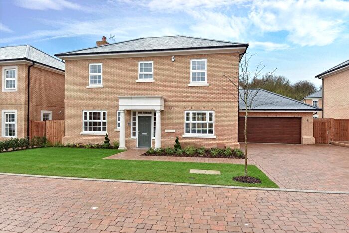 4 Bedroom Detached House To Rent In Grange Walk, Littlewick Green, Maidenhead, Berkshire, SL6