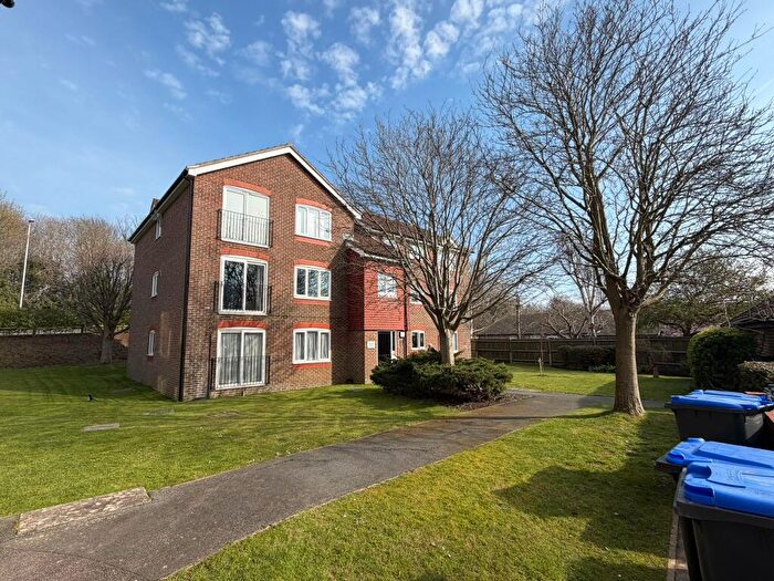2 Bedroom Flat For Sale In Goring Street, Goring-By-Sea, Worthing, BN12
