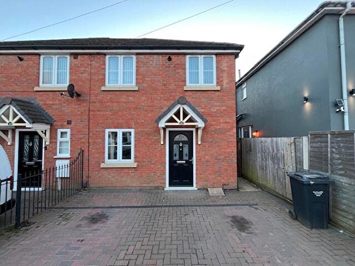 3 Bedroom House To Rent In Harborough Road, Desborough, Kettering, NN14